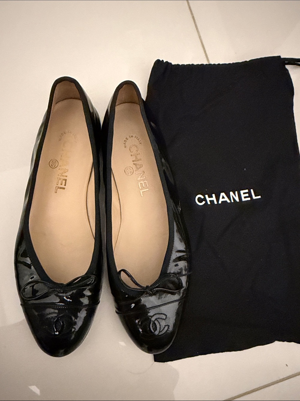 CHANEL Black Patent Leather CC Ballet Flats